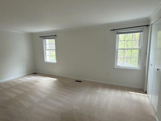 Building Photo - Beautiful 4 Bed 2.5 Bath Townhome in Burke For Rent!