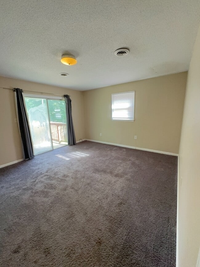 Building Photo - 205 Hammond Cir