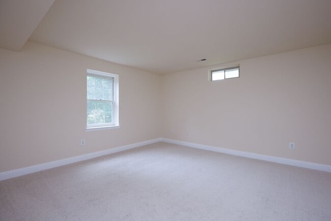 Building Photo - 10607 Farmbrooke Ln