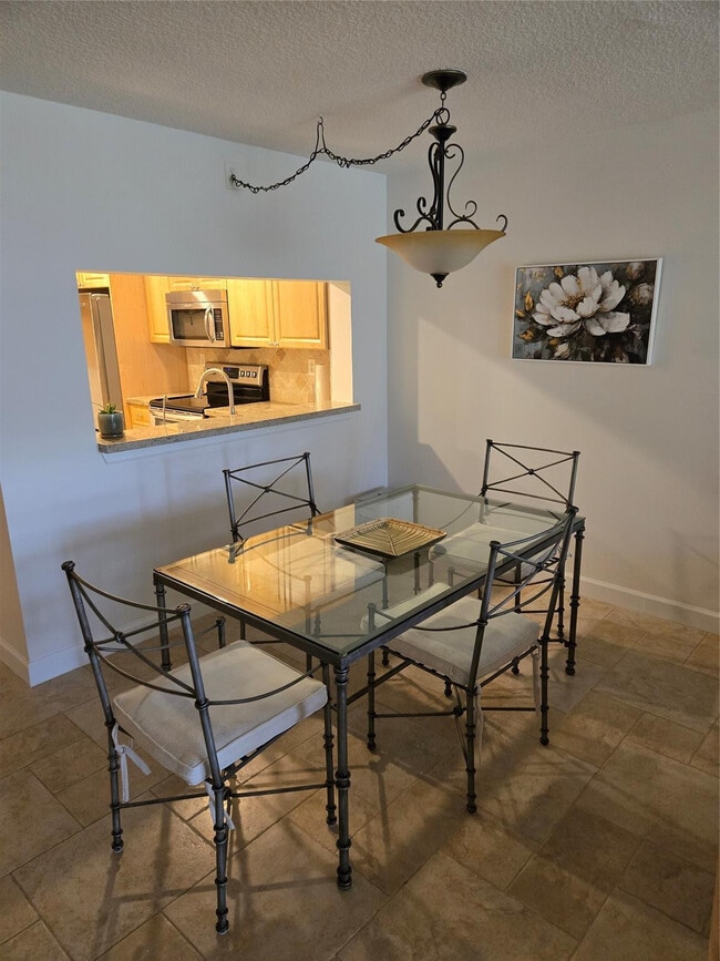 Building Photo - 9531 Seagrape Dr