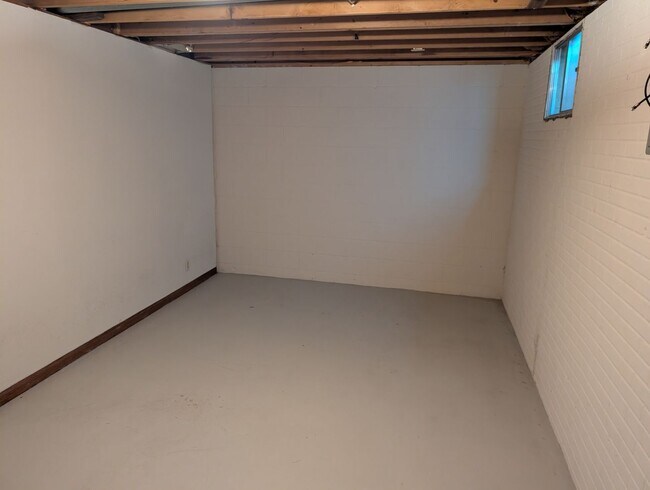 Building Photo - 2215 Mirwyn Ct