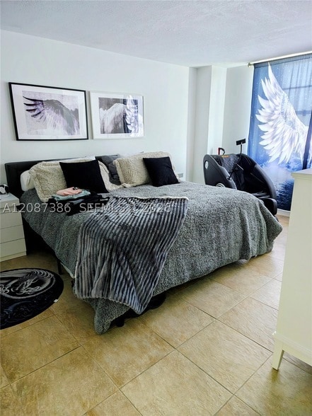 Building Photo - 2333 Brickell Ave