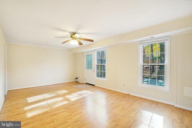 Building Photo - 4339 Cedarlake Ct