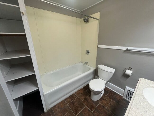 Building Photo - 2506 Clara Ave