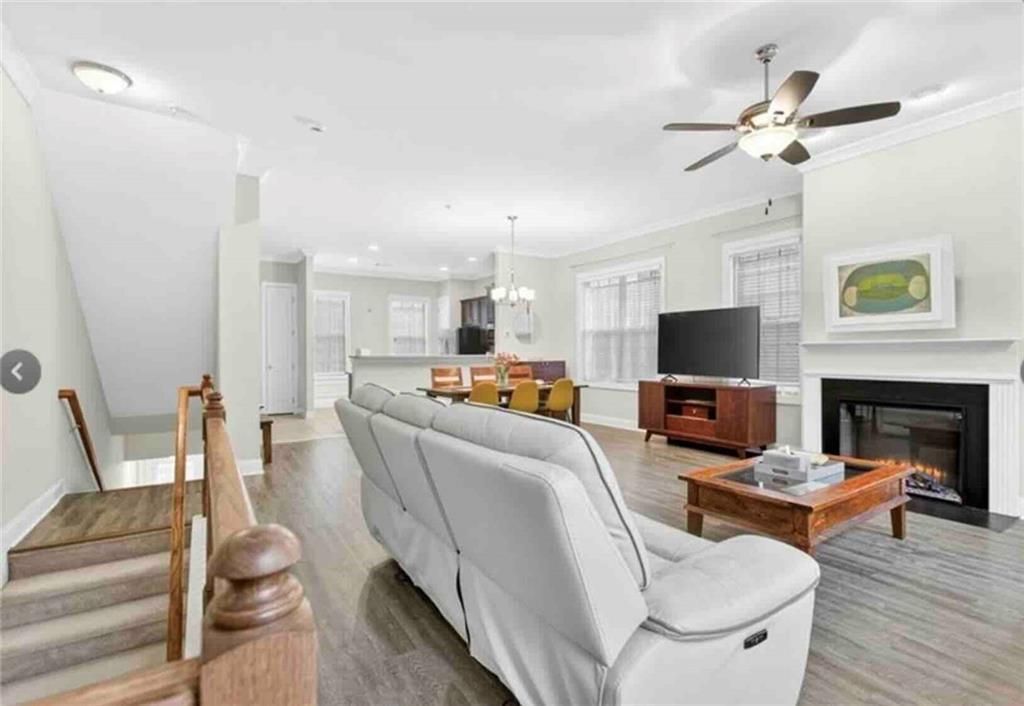 Building Photo - 2407 Tenor Ln