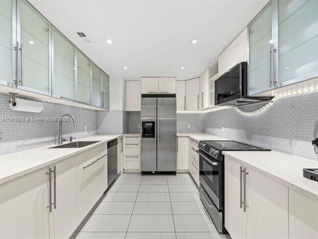 Building Photo - 600 Biltmore Way