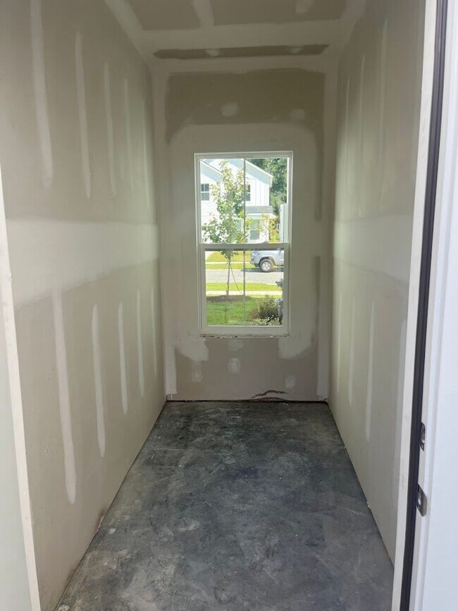 Building Photo - Available now. Beautiful 3 BR/2.5 BA New C...