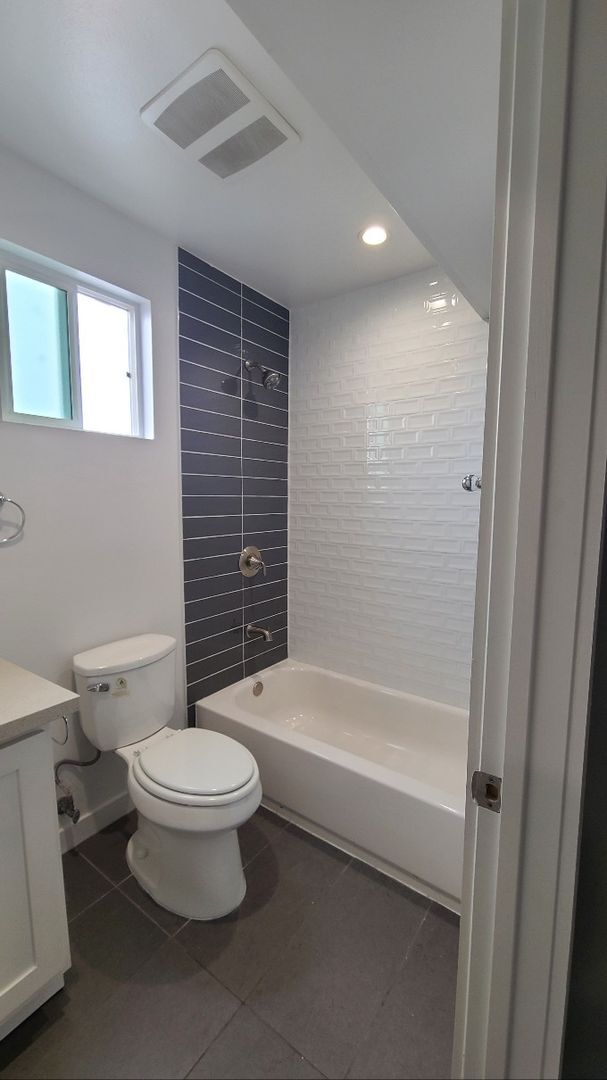 Building Photo - 32(839)