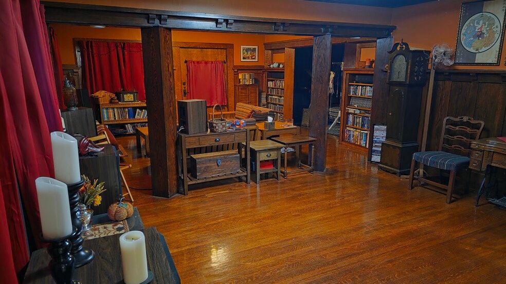 Studio / Formal Dining Area - 1415 W 49th St