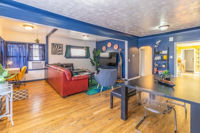 Building Photo - 326 Wood St