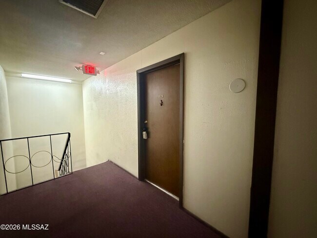 Building Photo - 6341 N Barcelona Ct