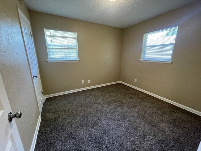 Building Photo - Norman Home For Lease