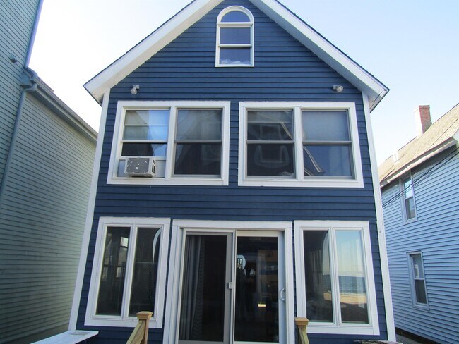 Primary Photo - 791 E Broadway