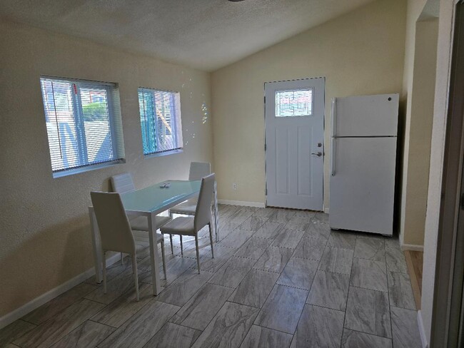 Building Photo - 9856 San Felipe Rd