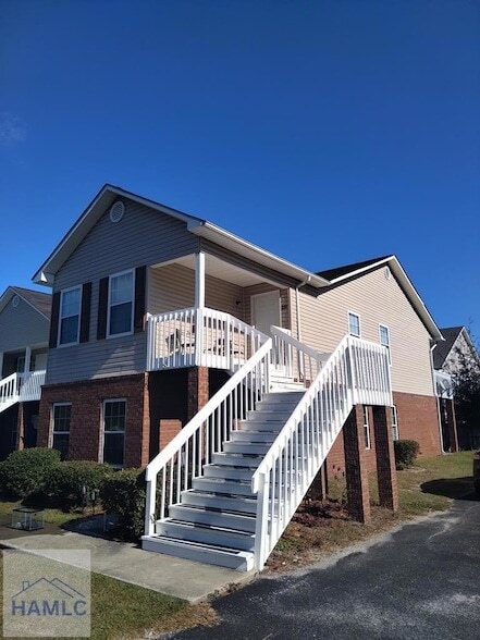 Primary Photo - 230 Magnolia Plantation Ct