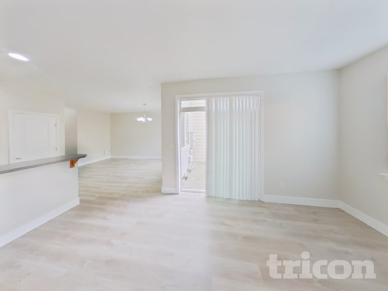 Building Photo - 11893 Dunhill Rd