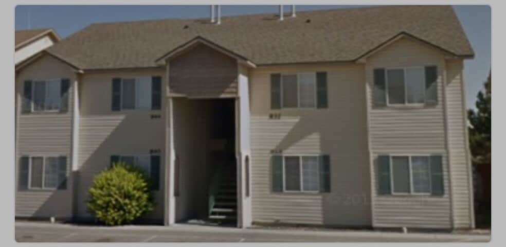 Building Photo - 824 N White Barn Rd