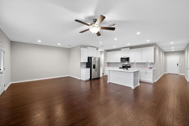 Building Photo - 161 Flexus Ln