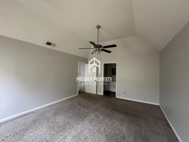 Building Photo - 995 Red Fox Cove