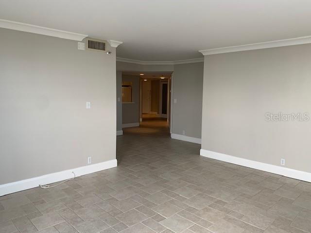 Building Photo - 400 E Colonial Dr