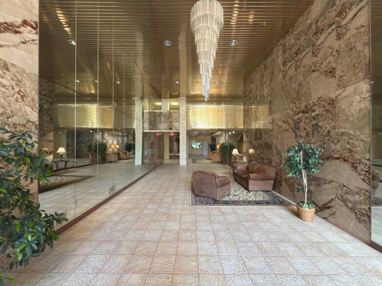 Building Photo - 2500 Mystic Valley Pky
