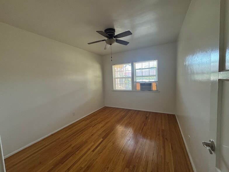 Building Photo - 11637 Magnolia Blvd