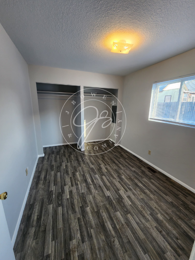 Building Photo - Spacious 2-Bedroom Apartment