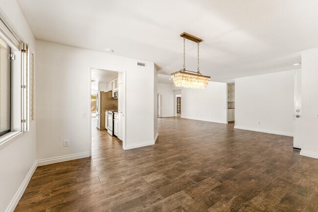 Building Photo - 40588 Clover Ln