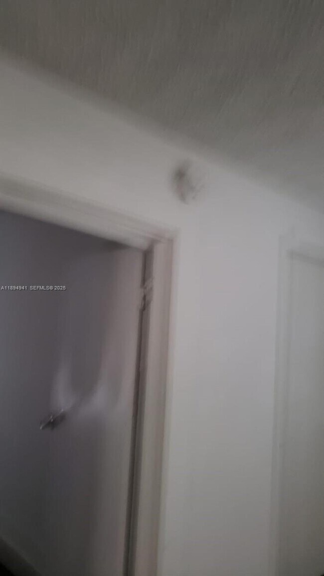 Building Photo - 1517 Logan St