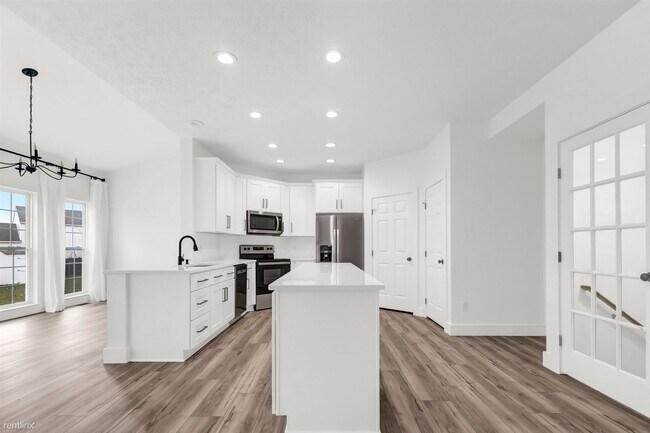 Building Photo - 4 br, 3.5 bath House - 6117 Antler Crossing