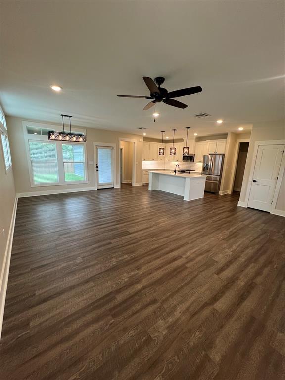 Building Photo - 412 Carneros Dr