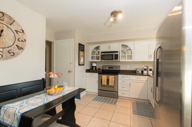 Building Photo - 4311 Kinloch Rd