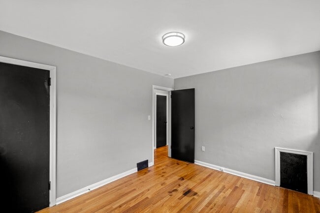 Building Photo - Stunning 2 bedroom home in Penn Hills available August 1!