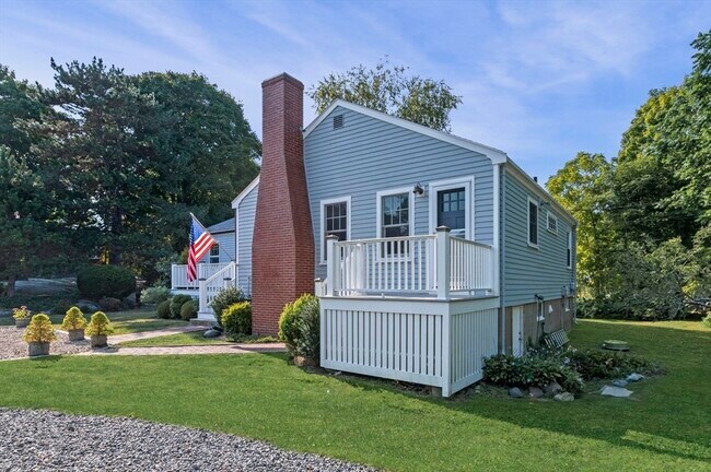 Building Photo - 15 Meadow Ln
