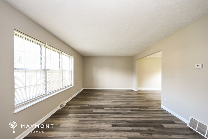 Building Photo - 3506 Lindenwood Dr
