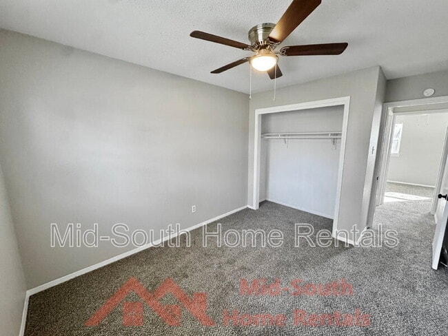 Building Photo - 1742 E Holmes Rd