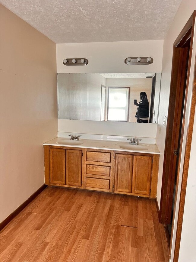 Building Photo - 3 BED 2 BATH IN PRIME AREA FAYETTEVILLE NC