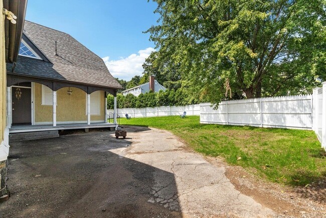 Building Photo - 24 Whitehead Ave
