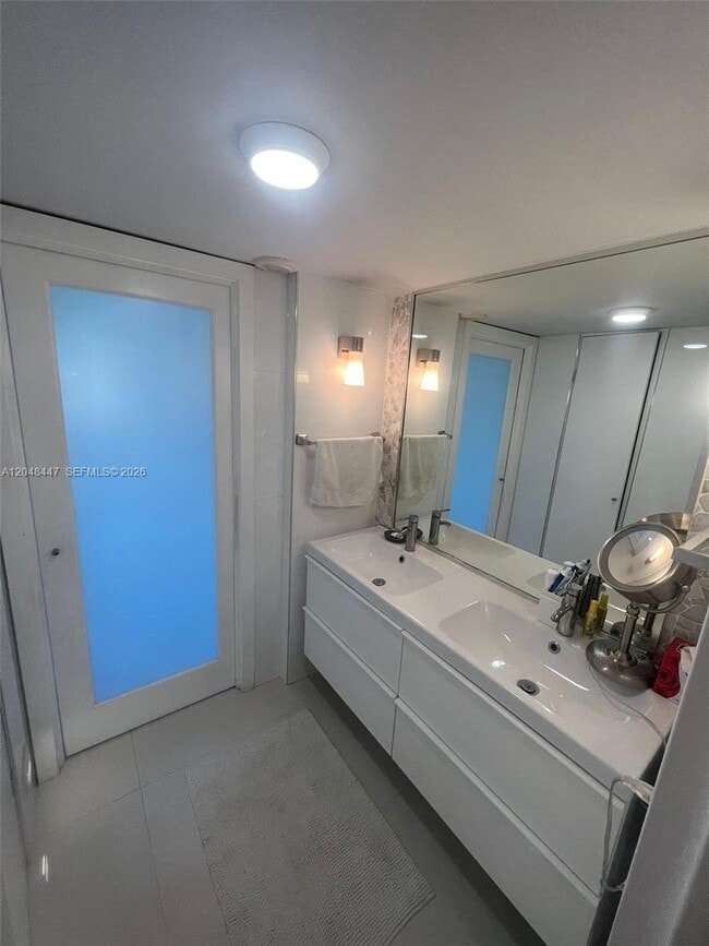 Building Photo - 5701 Collins Ave