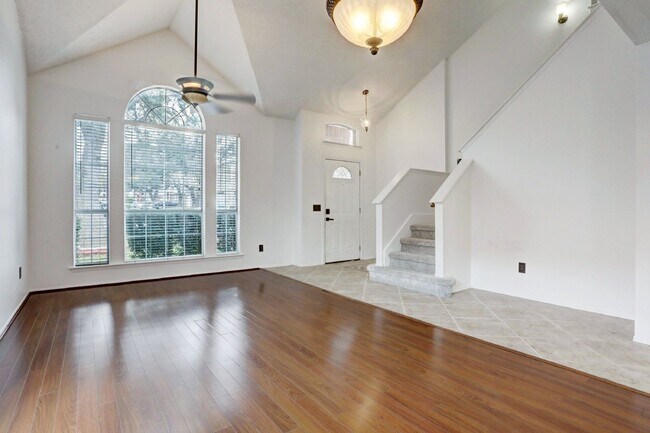 Building Photo - 17007 Hickok Dr