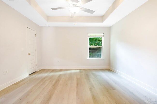 Building Photo - 8702 Doris Ave