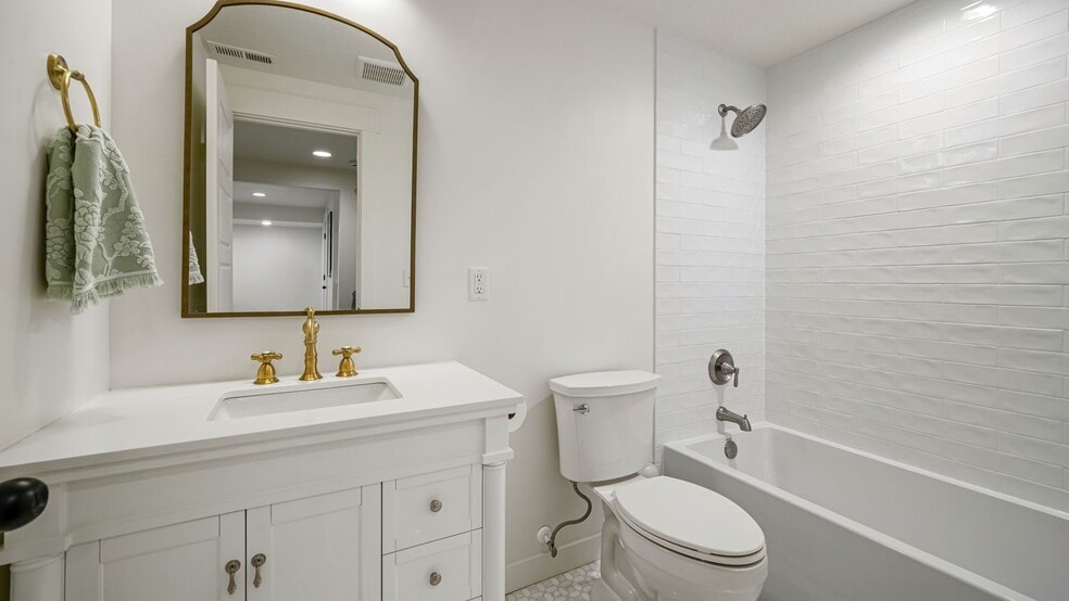 Building Photo - 5105 N Marble Fox Way