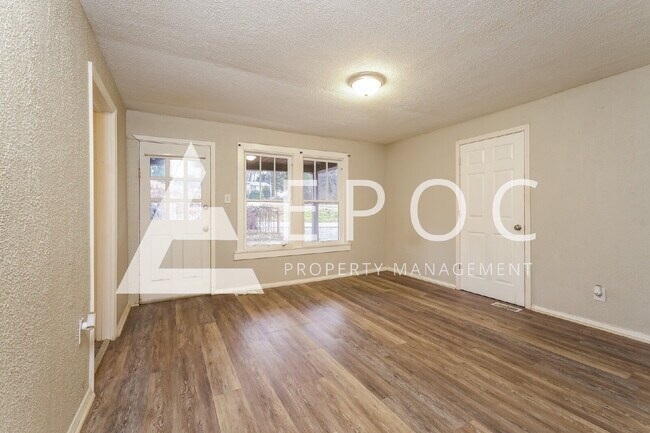 Building Photo - 1310 Phipps Ave