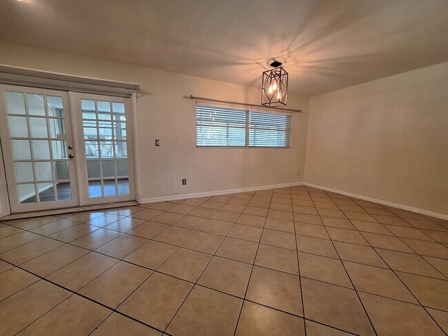 Building Photo - Stylish 4-Bedroom Belle Isle Retreat with ...