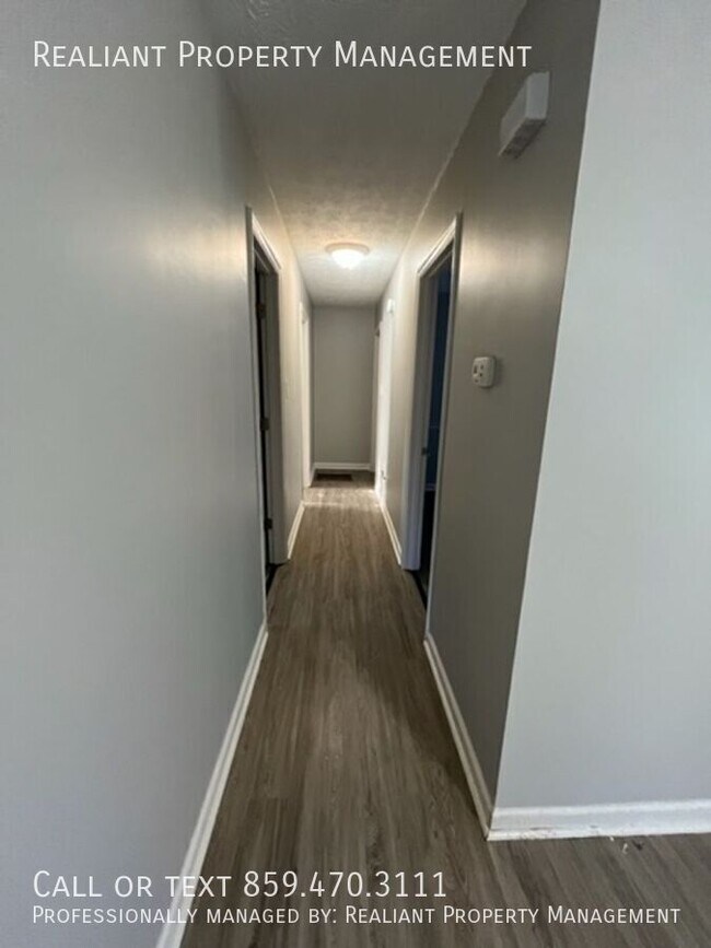 Building Photo - 617 Tocher Dr