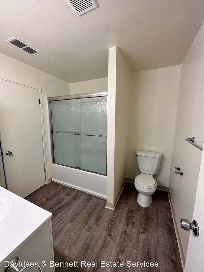 Building Photo - 2 br, 1 bath House - 3985 Dunhill