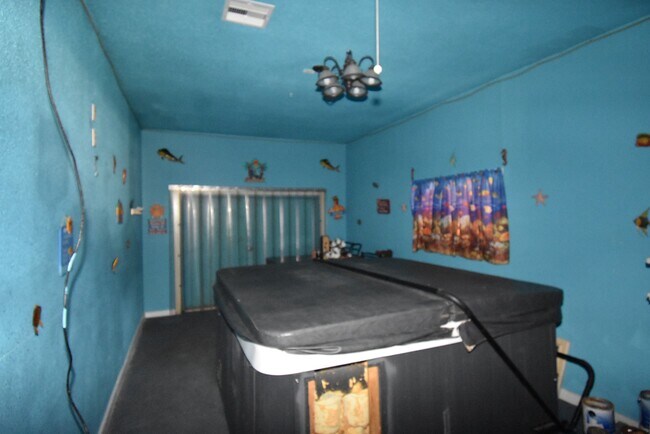 Building Photo - 3217 13th St