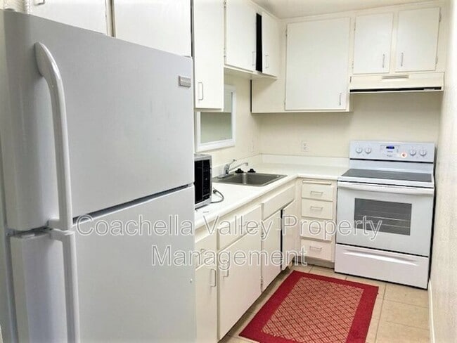 Building Photo - 2860 N Los Felices Rd