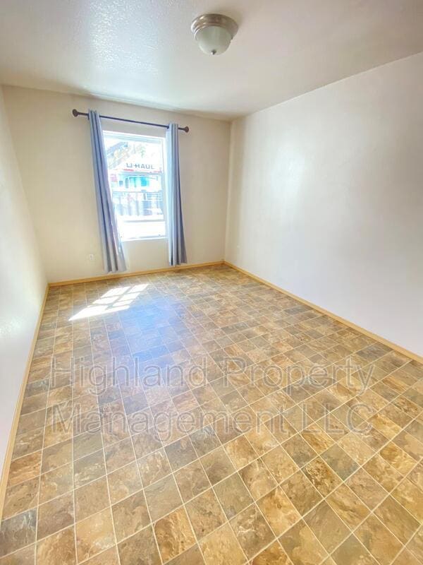 Building Photo - 1063 NE B St