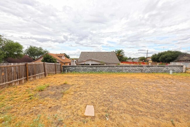 Building Photo - 102 St Pierre Ln